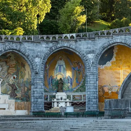 Le Foch - Centre - Parking לורדה